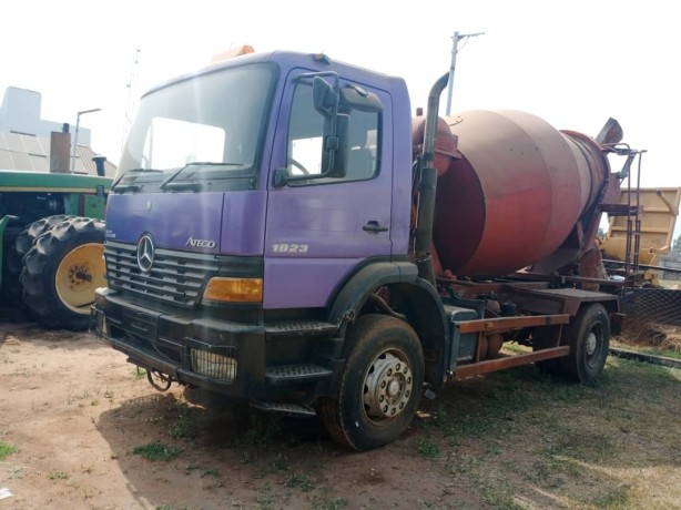 mercedes-benz-axor-3240-concrete-mixer-truck-big-1